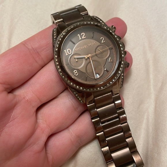 Michael Kors watch - Picture 2 of 2